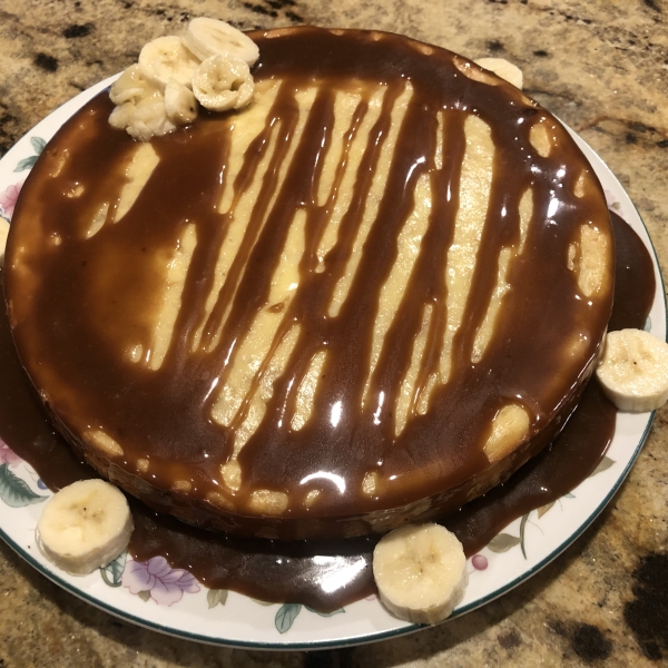 Banana Cheesecake with Caramel Sauce