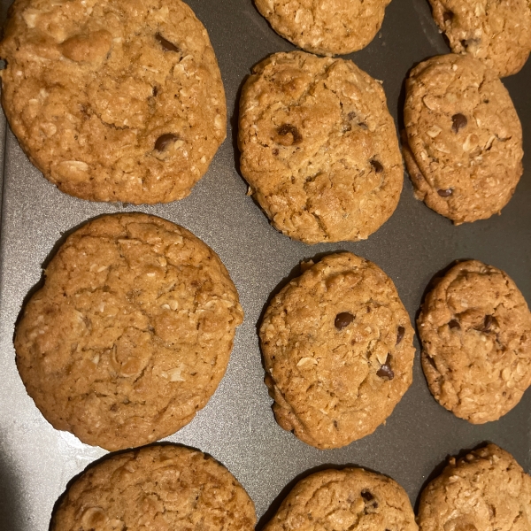 Crisp Oatmeal Cookies