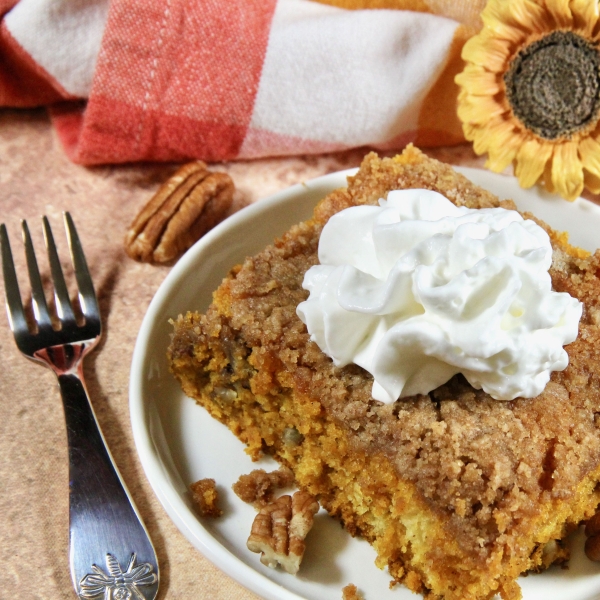 Pumpkin Streusel Coffee Cake