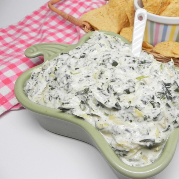 Slow Cooker Spinach-Artichoke Dip