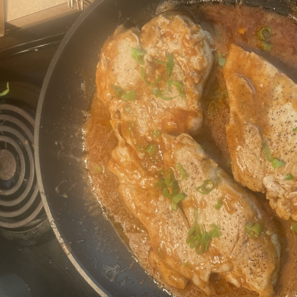 Chicken Breasts with Chipotle Green Onion Gravy