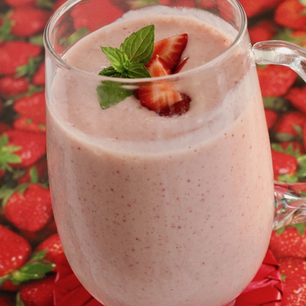 Serena's Strawberry Lassi