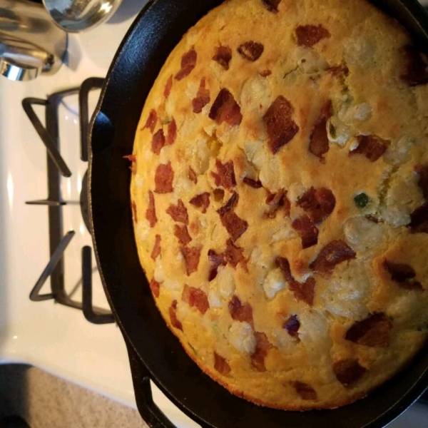 Cheesy Bacon Jalapeno Skillet Cornbread