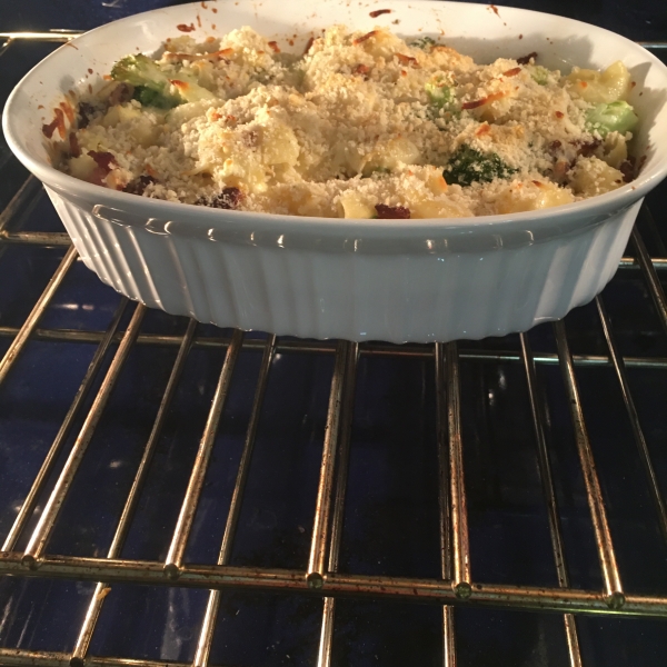 Baked Bacon Macaroni and Cheese Casserole