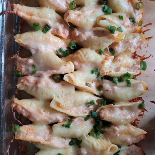 Buffalo Chicken Stuffed Shells