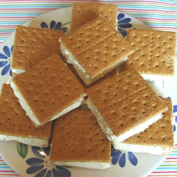 Frozen Pineapple 'Ice Cream' Sandwich