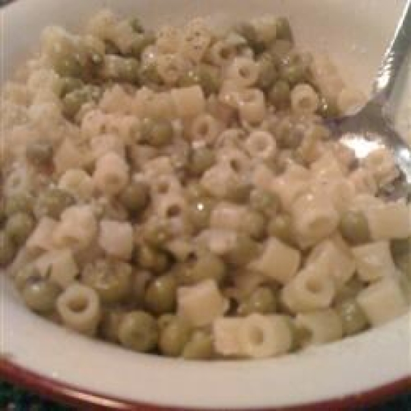 Peas and Macaroni Soup