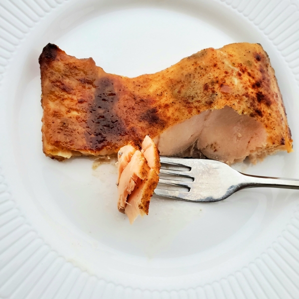 Easy Air Fryer Glazed Salmon