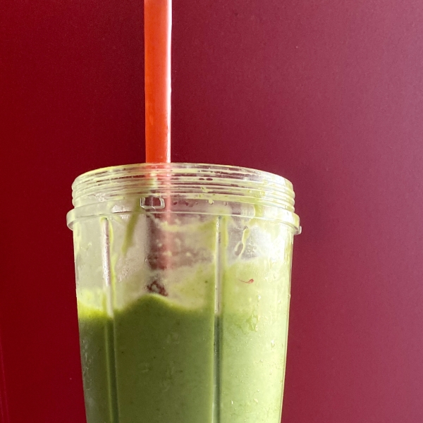 Spinach, Avocado, and Mango Smoothie