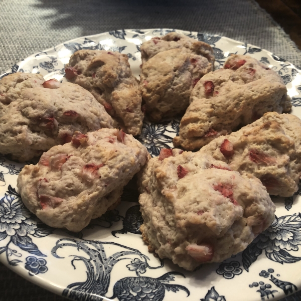 Fresh Strawberry Scones