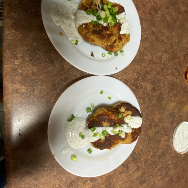 Salmon Patties With Dill Sauce