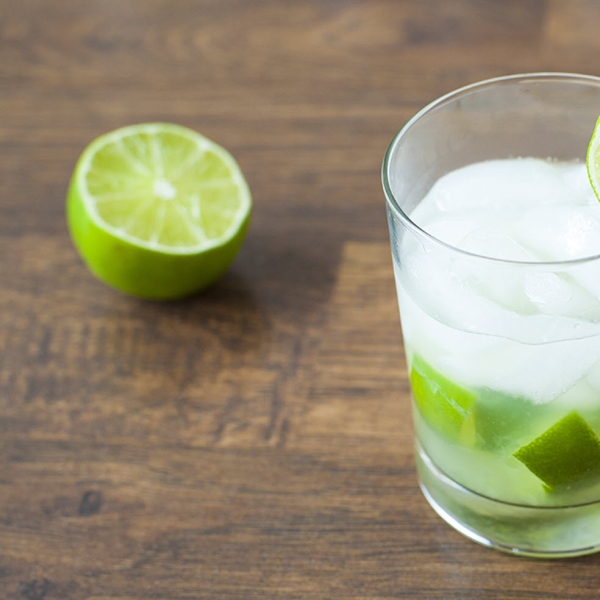 Caipirinha de Limo Tradicional (Classic Brazilian Cocktail)