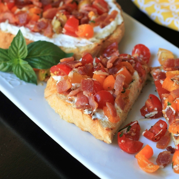 Ricotta Toast with Bacon and Tomato