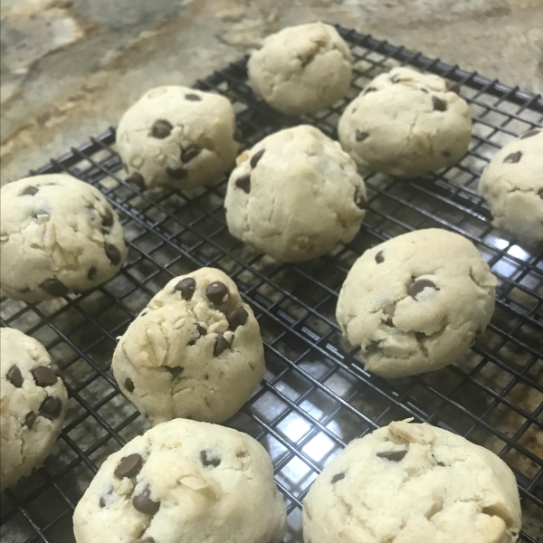 Coconut Oil Milk Chocolate Chip Oat Cookies