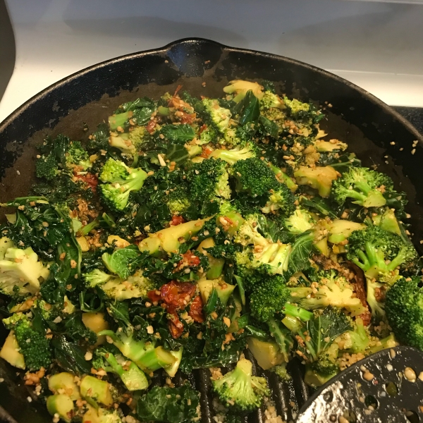 Stir-Fried Kale and Broccoli Florets