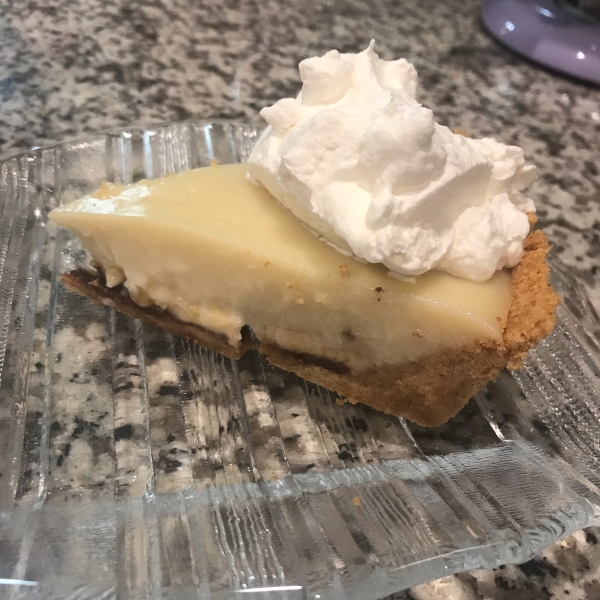 Banana Cream Pie with Chocolate Lining