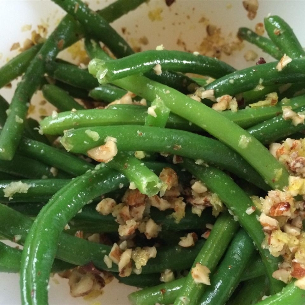 Green Beans with Hazelnuts and Lemon