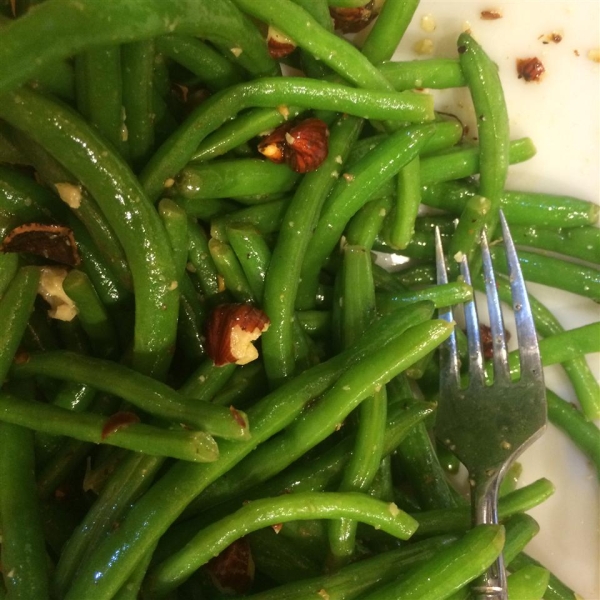 Green Beans with Hazelnuts and Lemon