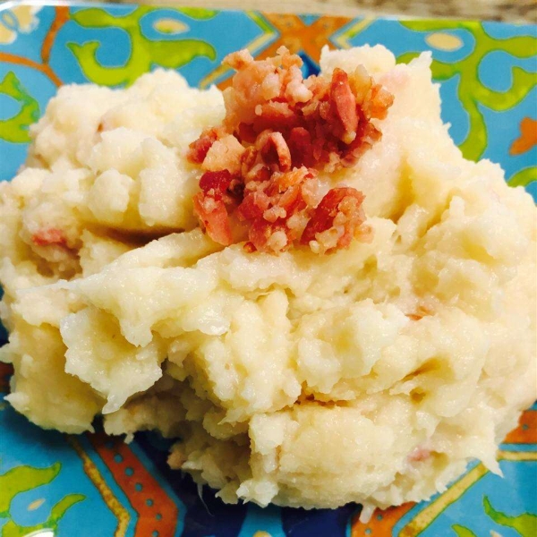 Keto Cauliflower Bacon Cheese Mash