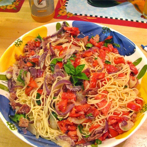 Summer Fresh Pasta with Tomatoes and Prosciutto