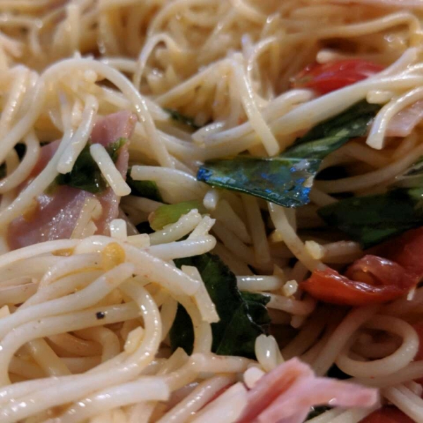 Summer Fresh Pasta with Tomatoes and Prosciutto