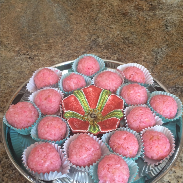 Super-Easy Indian Coconut Ladoo