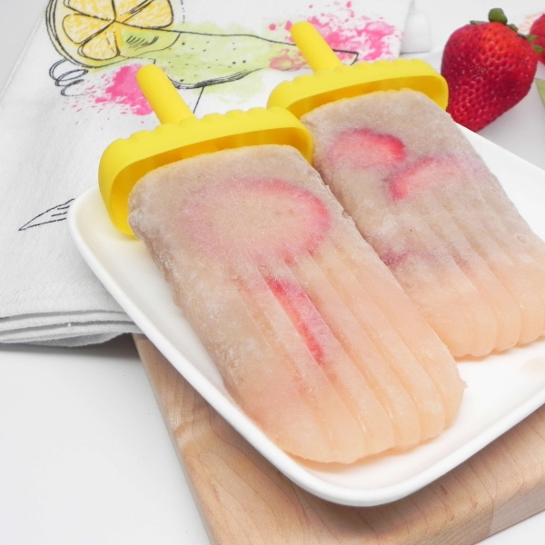 Strawberry-Banana Daiquiri Ice Pops