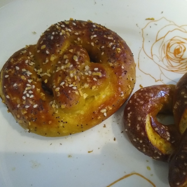 Sourdough Soft Pretzels