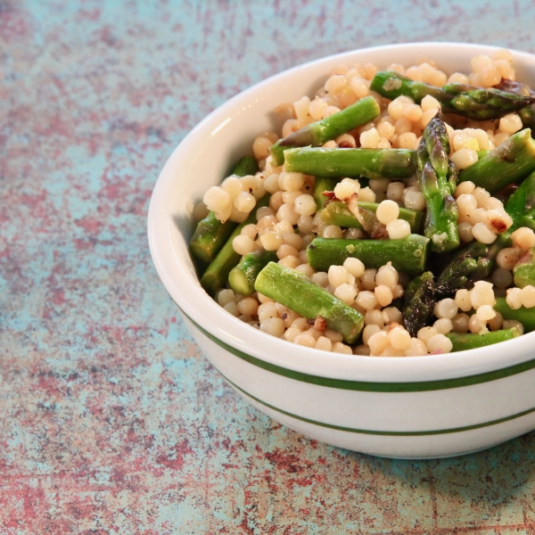 Lemony Israeli Couscous with Asparagus