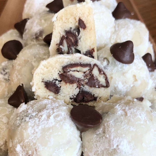 Mint Chocolate Chip Snowball Cookies