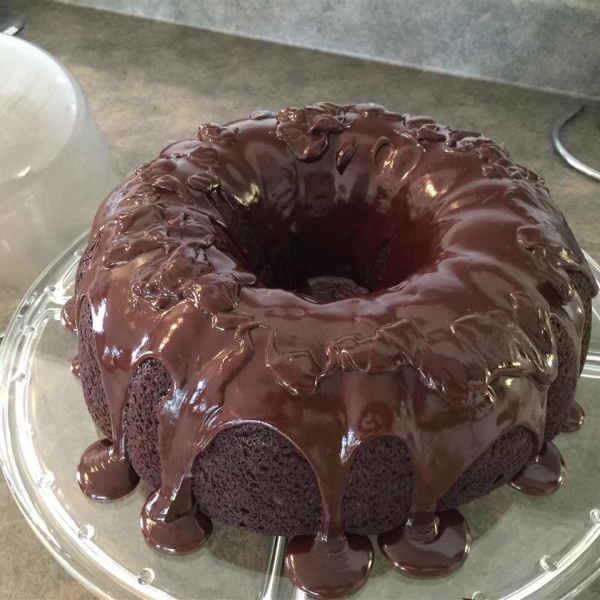 Fudgy Cream Cheese Tunnel Cake