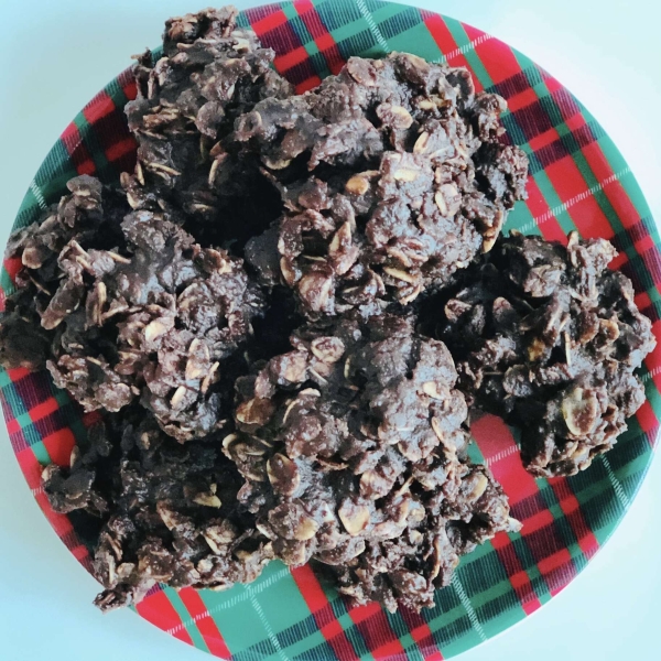 Easy No-Bake Chocolate Oatmeal Cookies