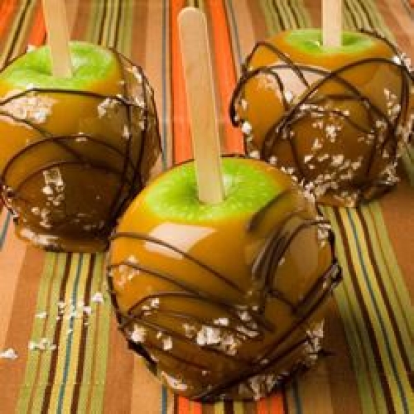 Sweet and Salty Caramel Apples