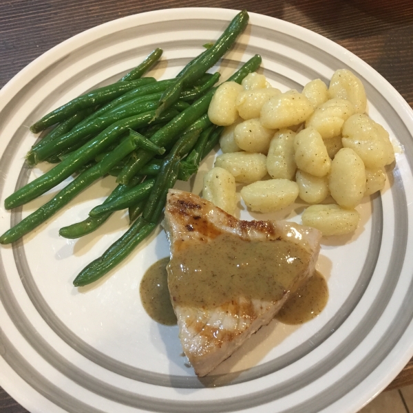 Grilled Tuna Steaks with Dill Sauce