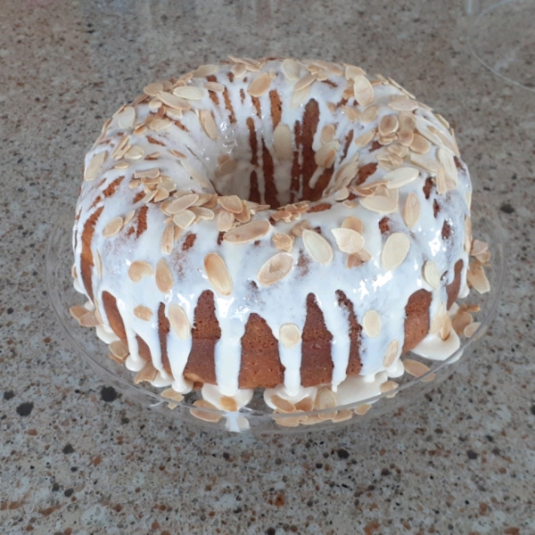 White Chocolate Amaretto Cake