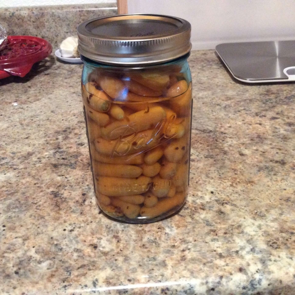 Vinegar Pickled Carrots