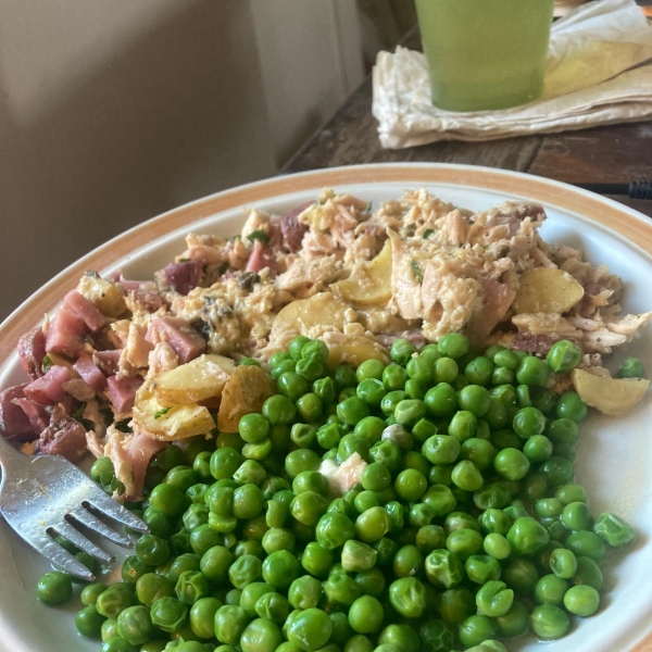Easy Microwave Potatoes and Tuna