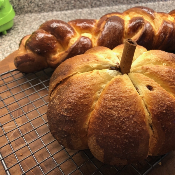 Pull-Apart Pumpkin Brioche