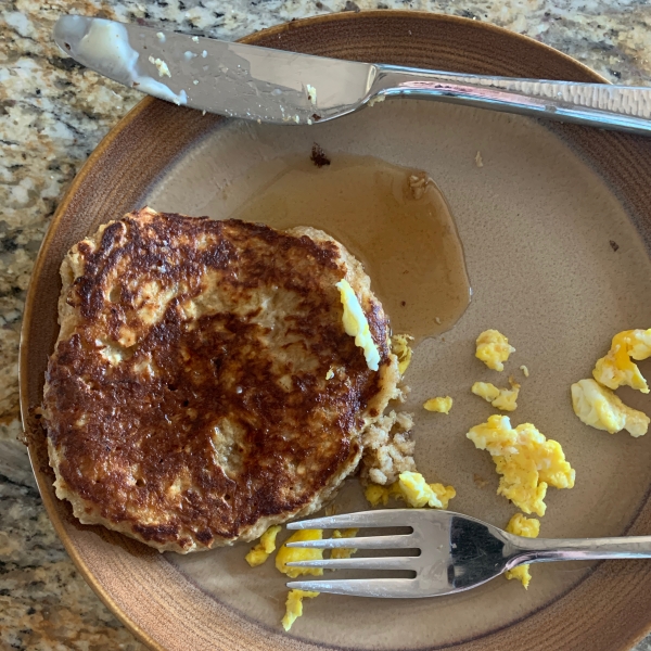 Flourless Oatmeal Blueberry Pancakes