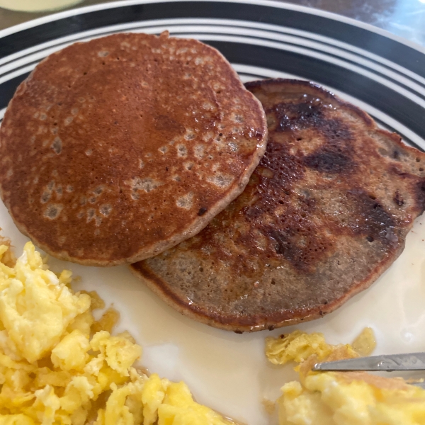 Flourless Oatmeal Blueberry Pancakes