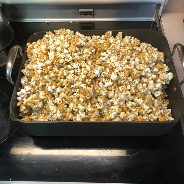 Crunchy Baked Caramel Corn