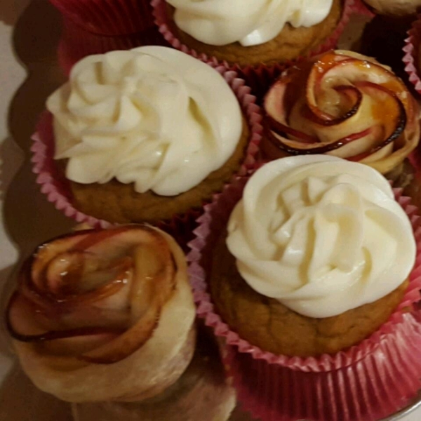 Sweet Pumpkin Cupcakes with Cream Cheese Frosting