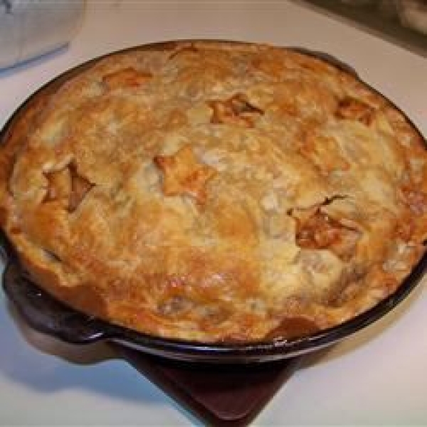 Aunt Bev's Famous Apple Pie