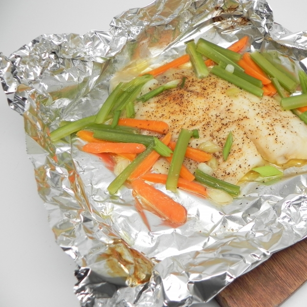 Baked Tilapia with Veggies in Foil