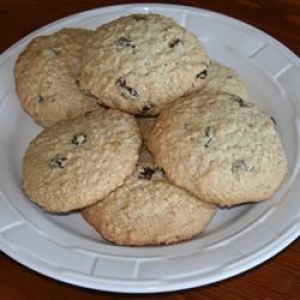 Best Oatmeal Raisin Cookies EVER