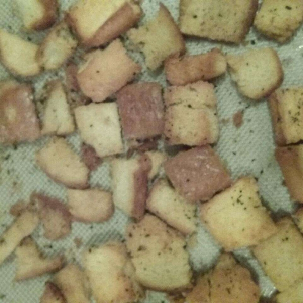 Yummy Garlic Croutons