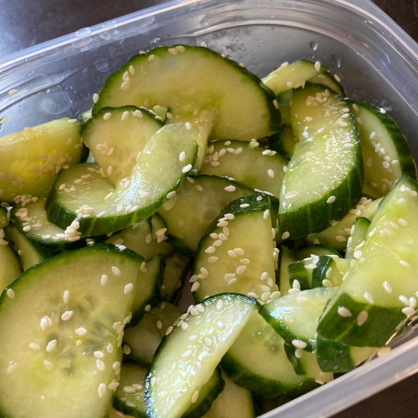 Japanese Cucumber Salad (Sunomono)