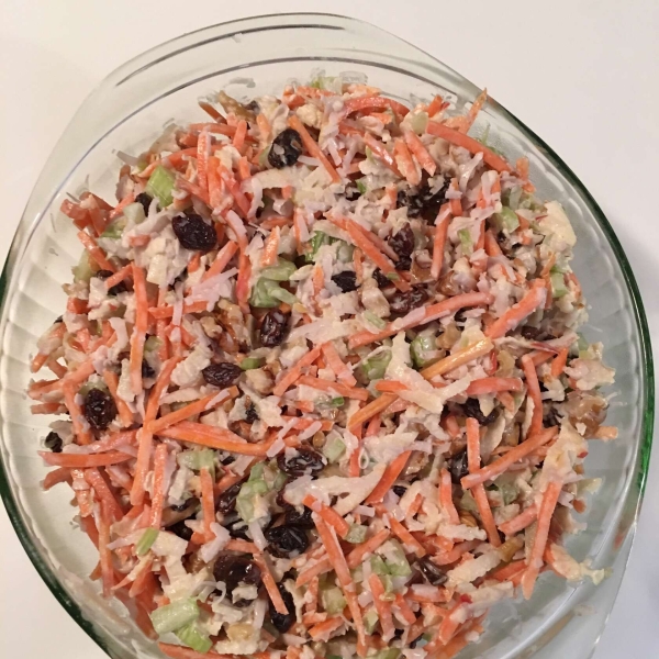 A Different Carrot Raisin Salad