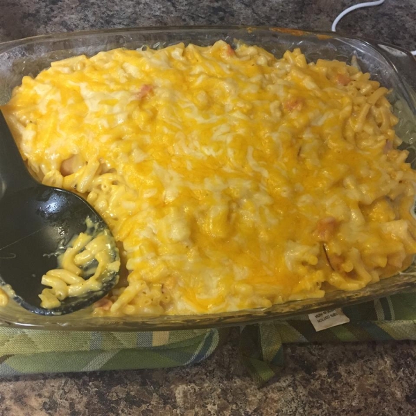 Macaroni with Ham and Cheese Deluxe