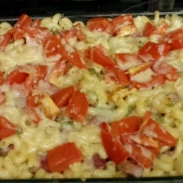 Macaroni with Ham and Cheese Deluxe